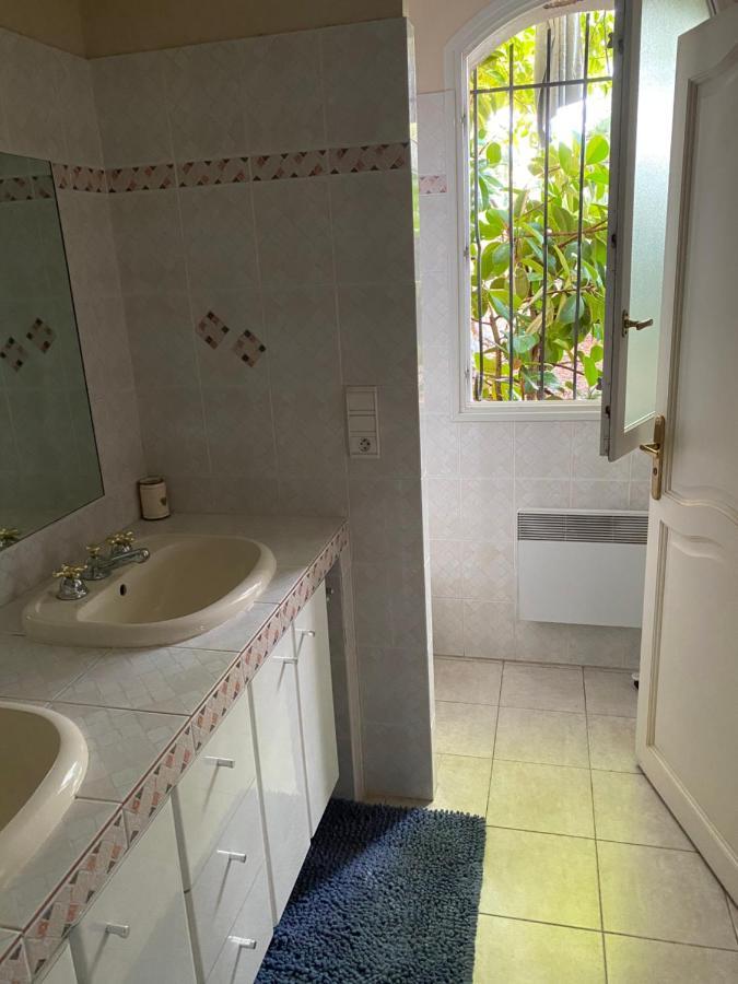 Chambre Spacieuse Independante Dans Villa Plus Parking Privee ル·カネ エクステリア 写真